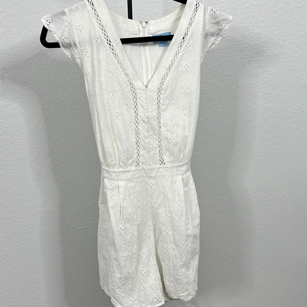 white cece shorts jumper size 8 lace